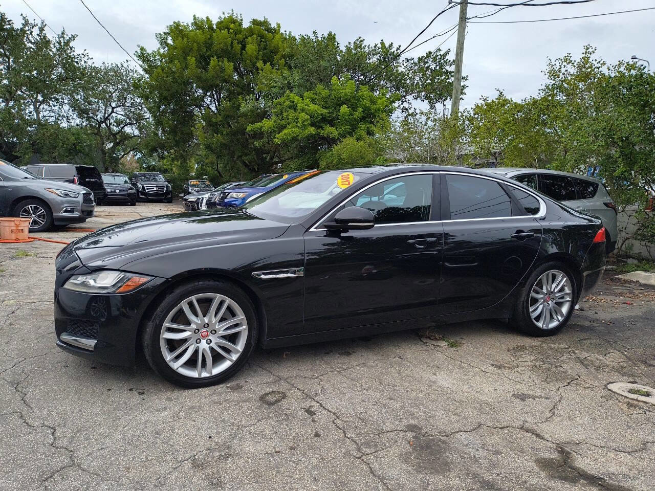 Used 2016 Jaguar XF Prestige AWD/4WD image 4