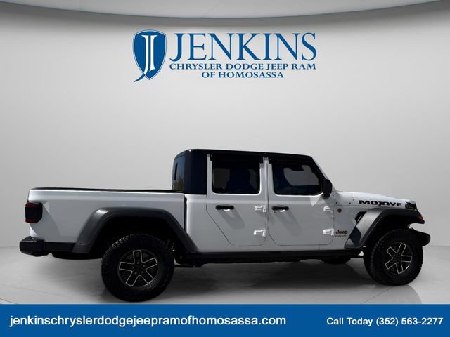 Used 2025 Jeep Gladiator Mojave w/ Convenience Group image 5