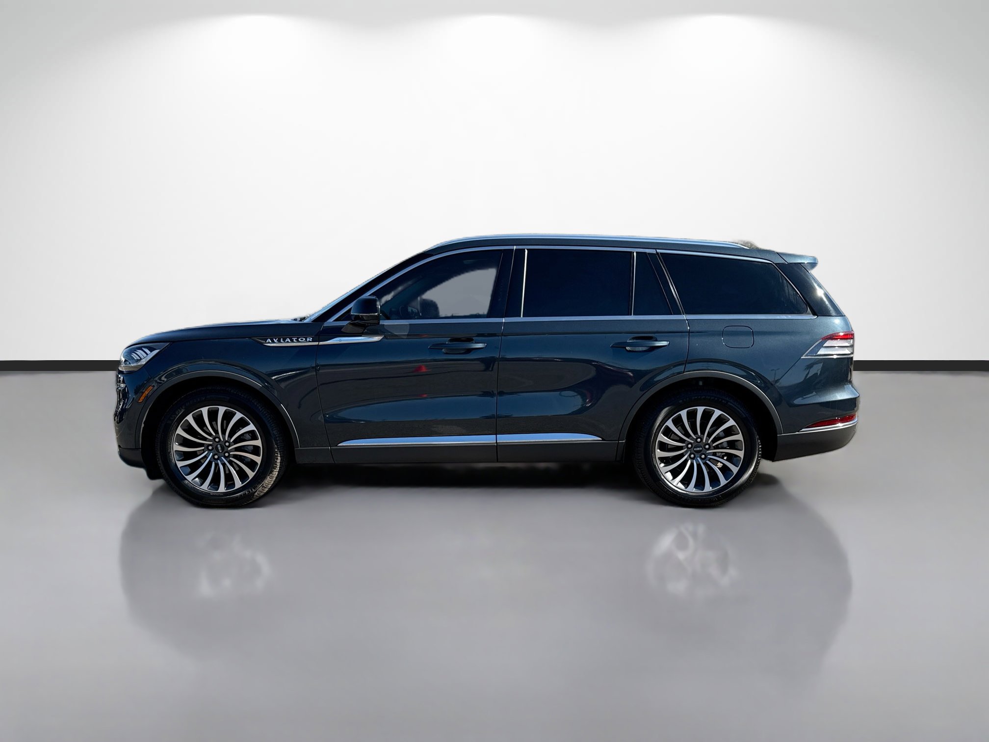 Used 2022 Lincoln Aviator Reserve w/ Elements Package Plus image 6
