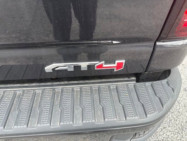 Used 2020 GMC Sierra 2500 AT4 w/ AT4 Premium Package AWD/4WD image 12