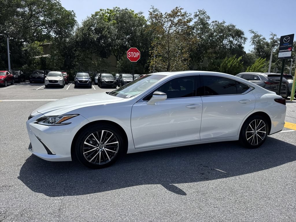 Used 2025 Lexus ES 350 w/ Premium Package FWD image 10