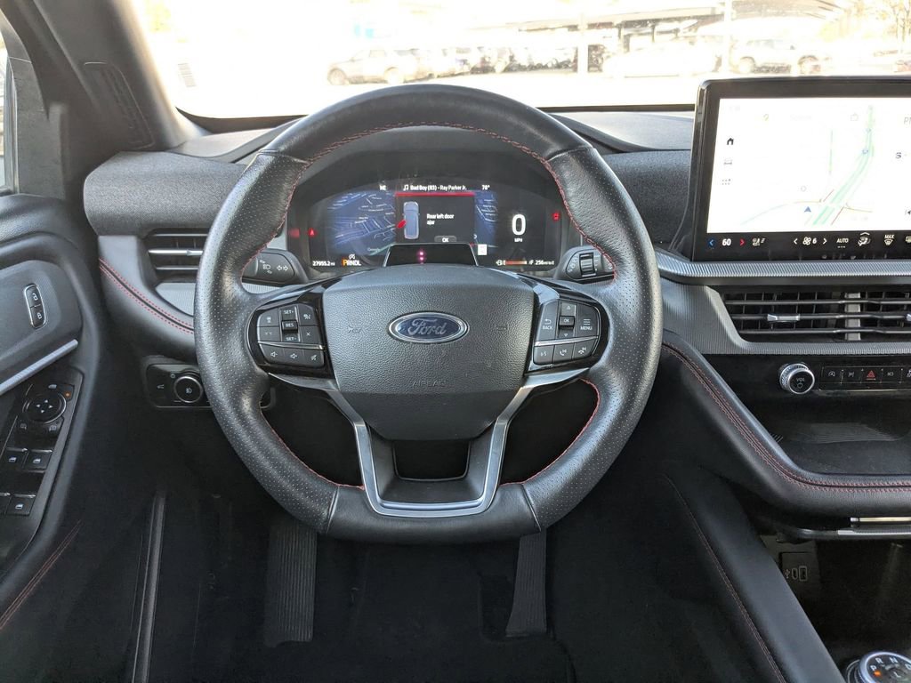 Used 2025 Ford Explorer ST-Line w/ ST-Line Street Pack image 16