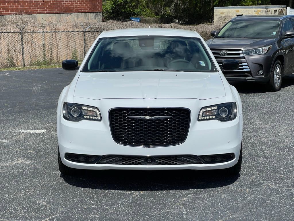 Used 2023 Chrysler 300 Touring w/ Safetytec Plus Group image 8