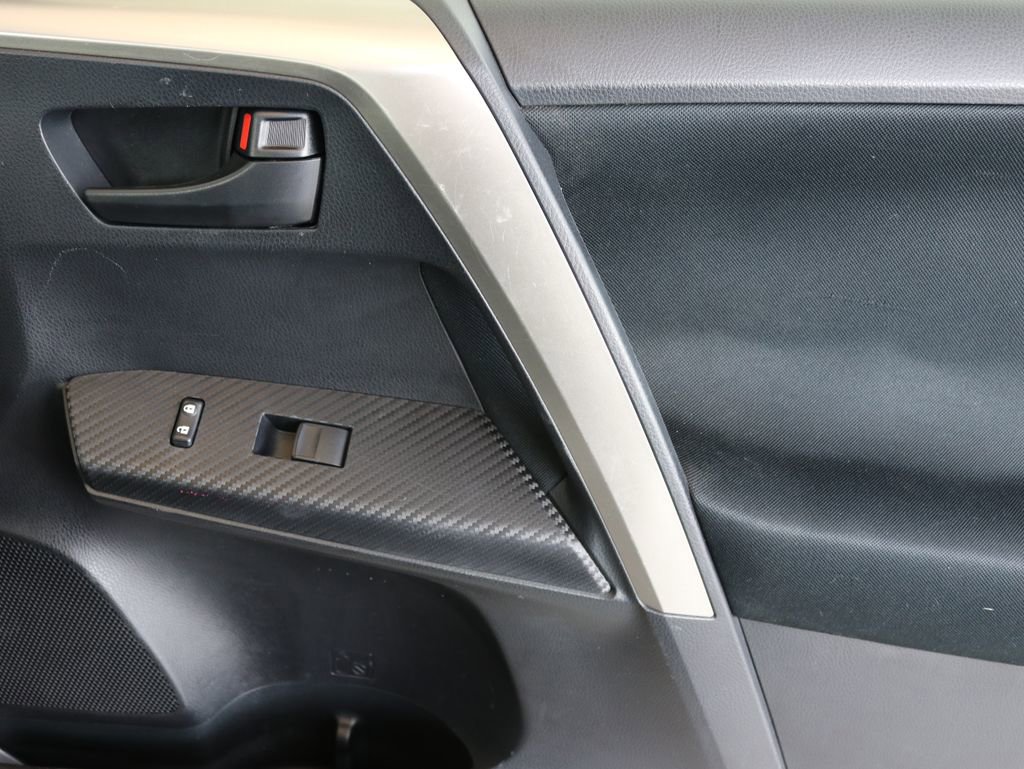 Used 2015 Toyota RAV4 LE AWD/4WD image 31