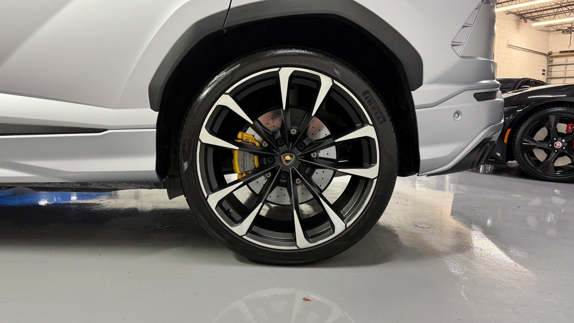 Used 2022 Lamborghini Urus AWD/4WD image 37