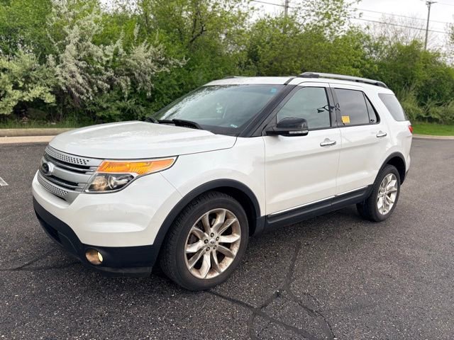 Used 2014 Ford Explorer XLT w/ Equipment Group 202A AWD/4WD image 1