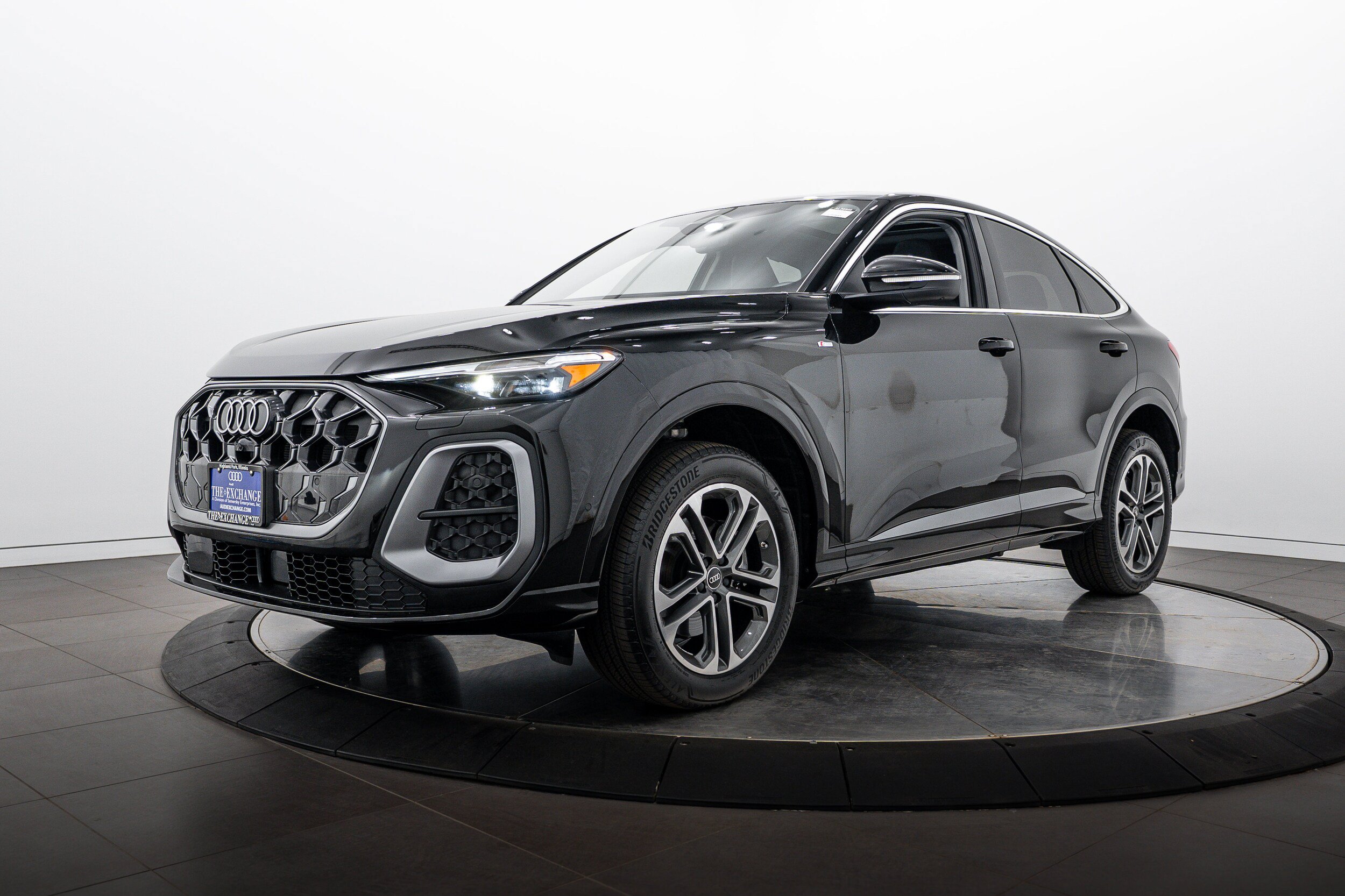 Used 2025 Audi Q5 Premium Plus w/ Premium Plus AWD/4WD image 7