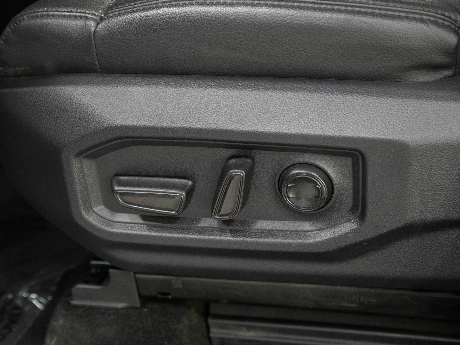 Used 2023 Toyota Tundra Limited AWD/4WD image 24
