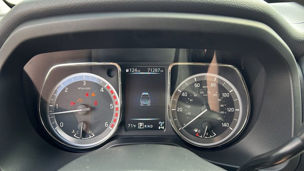 Used 2017 Nissan Titan SV image 17