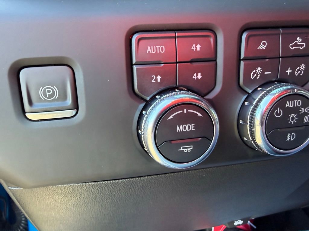 Used 2023 GMC Sierra 1500 AT4 w/ AT4 Premium Package image 31