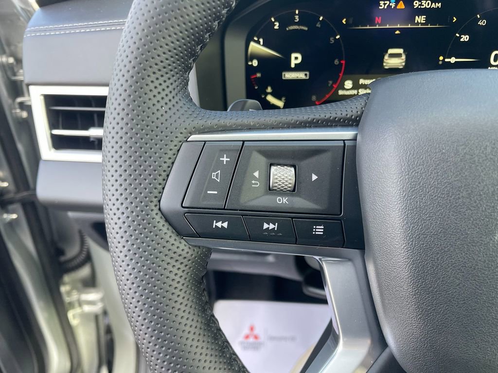 New 2026 Mitsubishi Outlander SE image 16