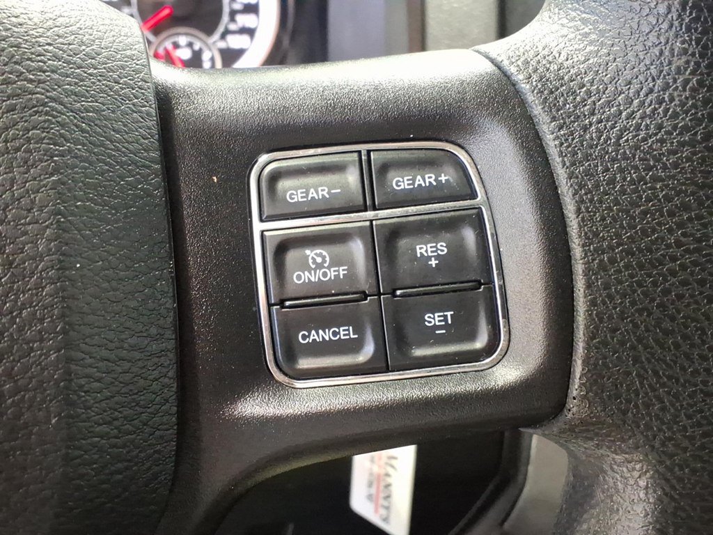 Used 2018 RAM 1500 Express AWD/4WD image 12