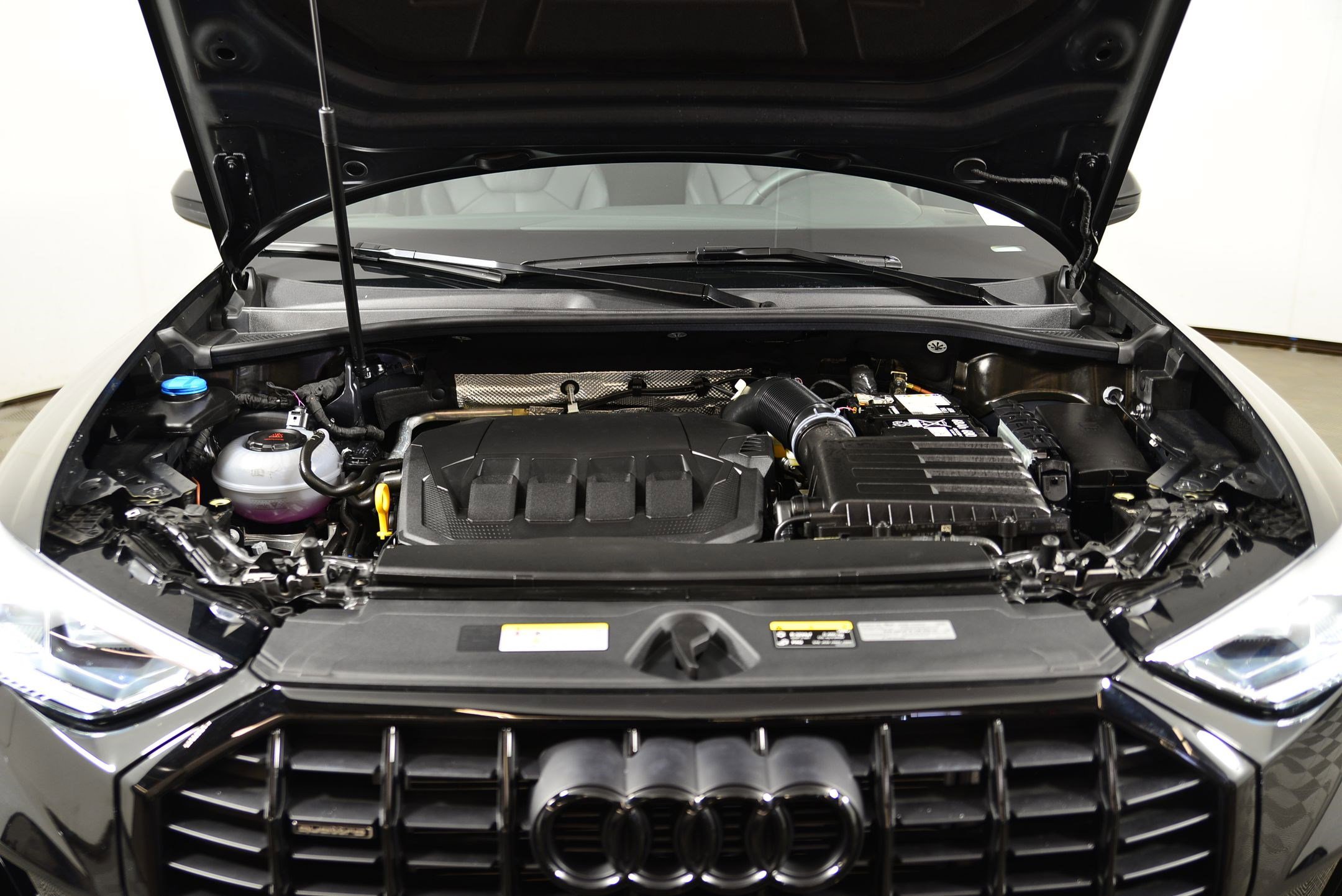 Certified 2025 Audi Q3 2.0T Premium w/ Convenience Package image 17