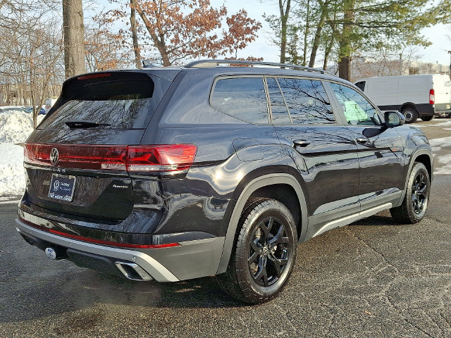 Certified 2025 Volkswagen Atlas Peak Edition SE AWD/4WD image 11