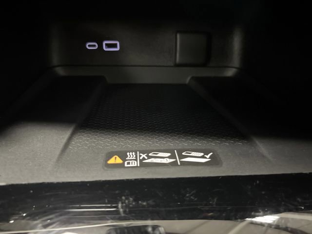 Used 2024 Chevrolet Traverse LT w/ Midnight/Sport Edition image 26