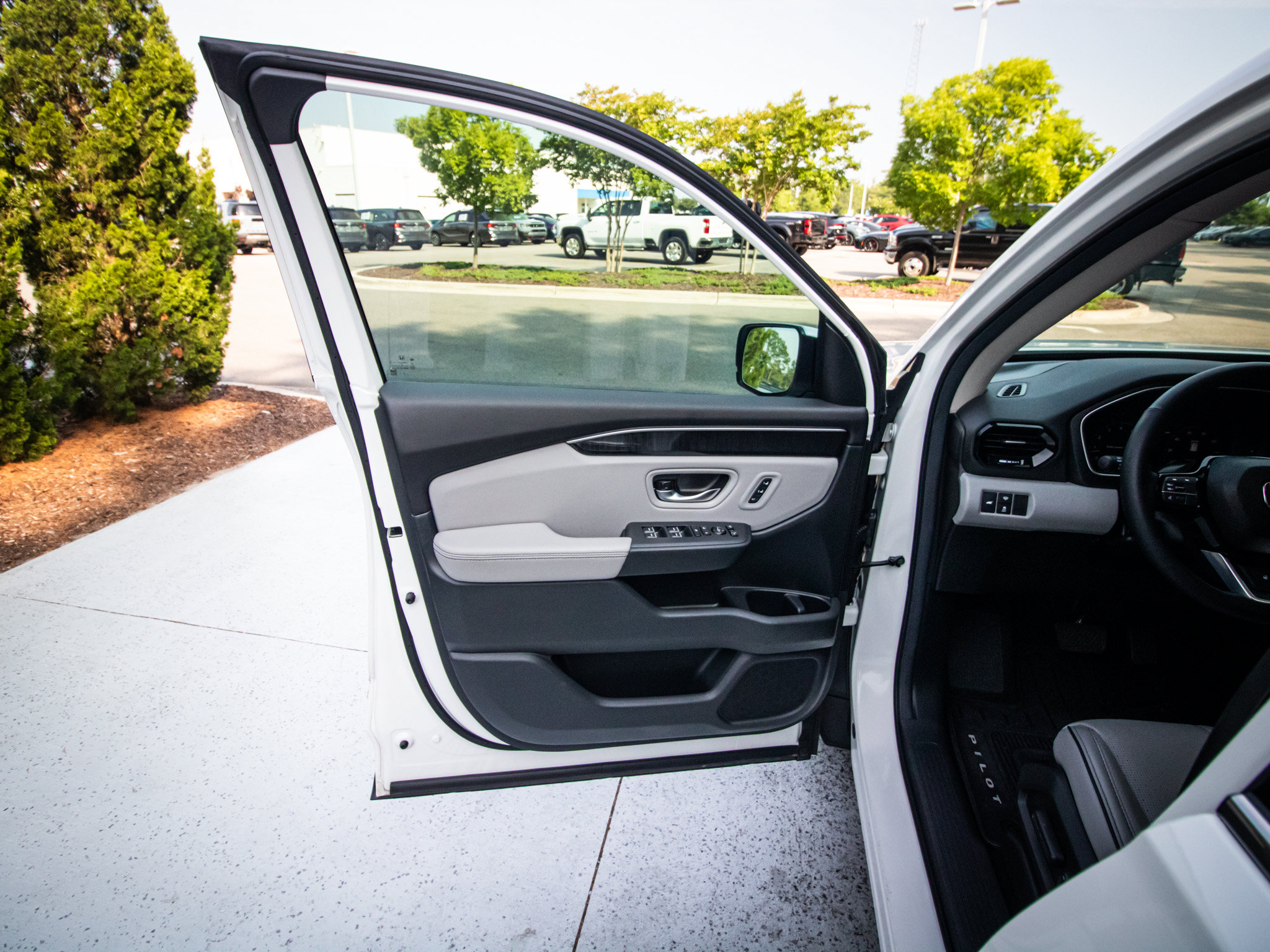 Certified 2025 Honda Pilot Elite image 14
