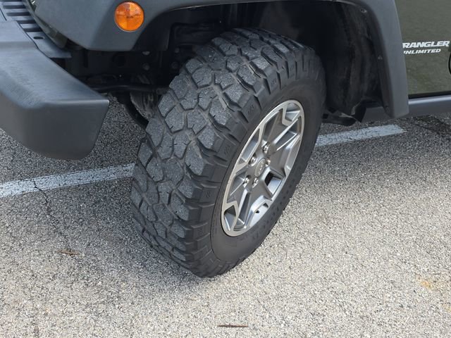 Used 2015 Jeep Wrangler Unlimited Rubicon w/ Connectivity Group AWD/4WD image 31