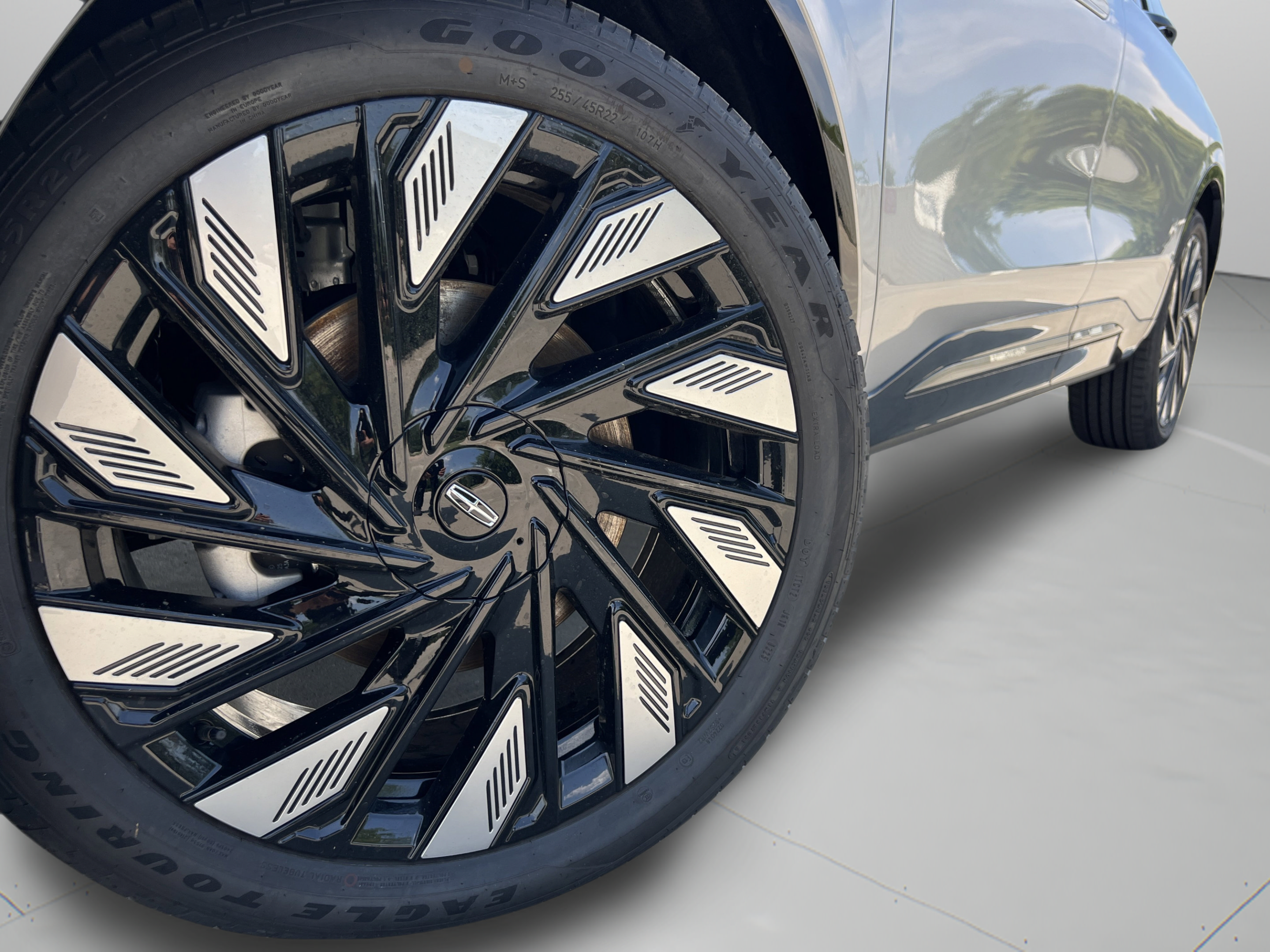 New 2025 Lincoln Nautilus Reserve w/ Jet Appearance Package AWD/4WD image 35
