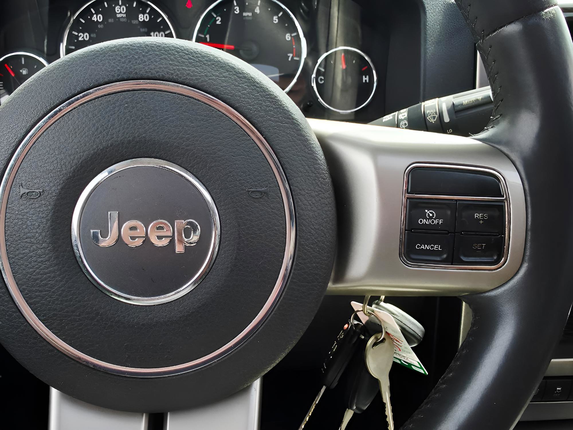 Used 2012 Jeep Liberty Limited Jet w/ Chrome Accents Group image 25