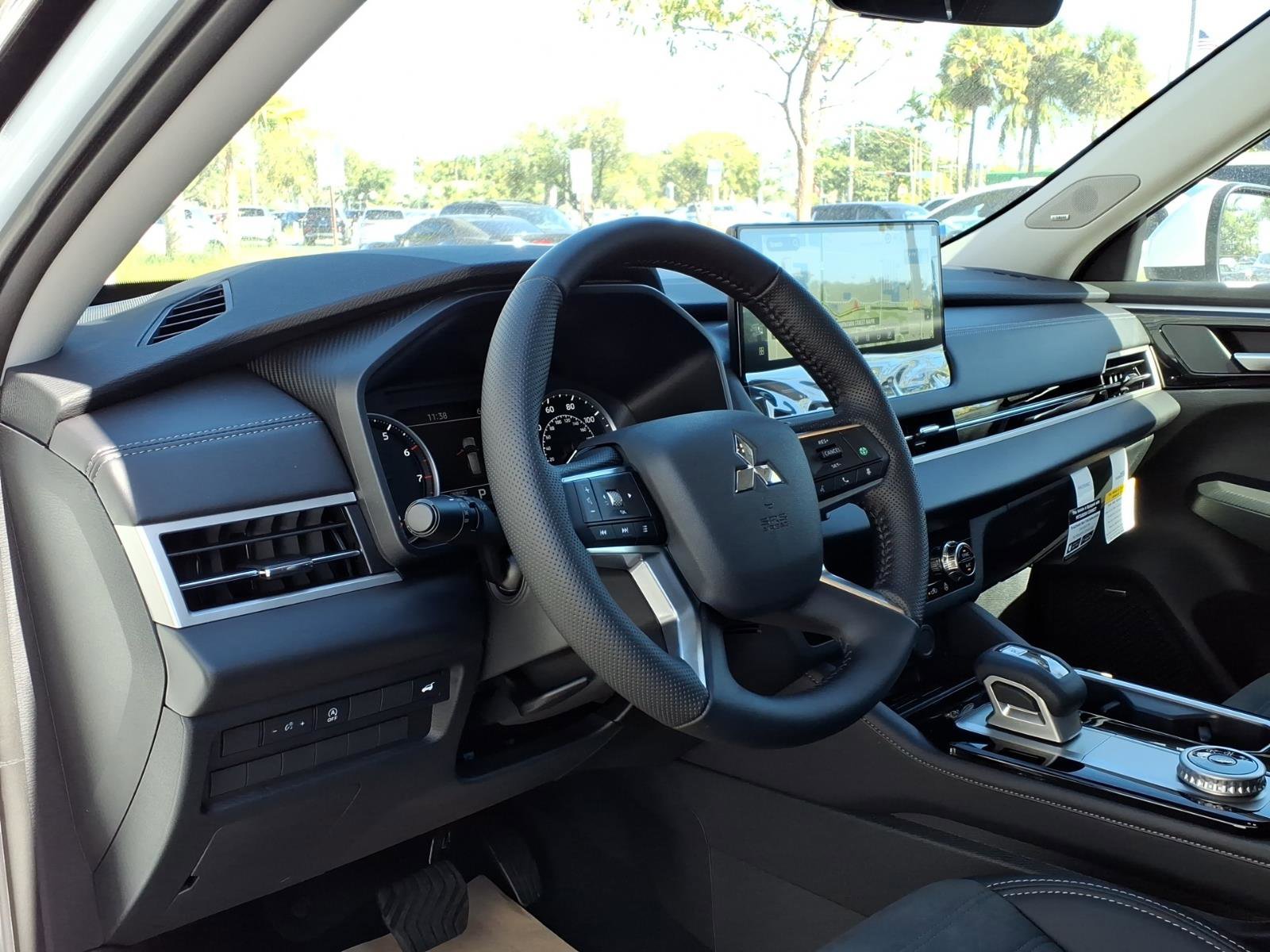 New 2026 Mitsubishi Outlander SE FWD image 11