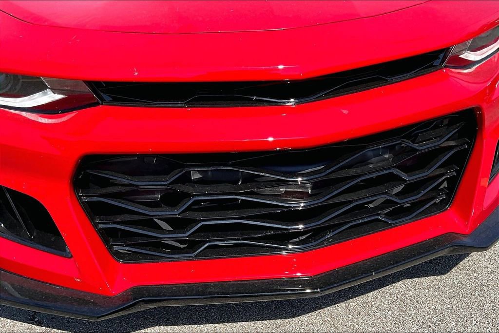 Used 2017 Chevrolet Camaro LT RWD image 28