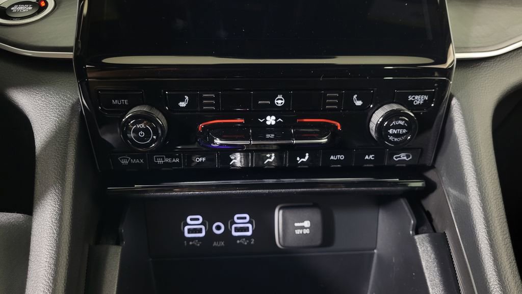 New 2025 Jeep Grand Cherokee Limited w/ Black Appearance Package image 23