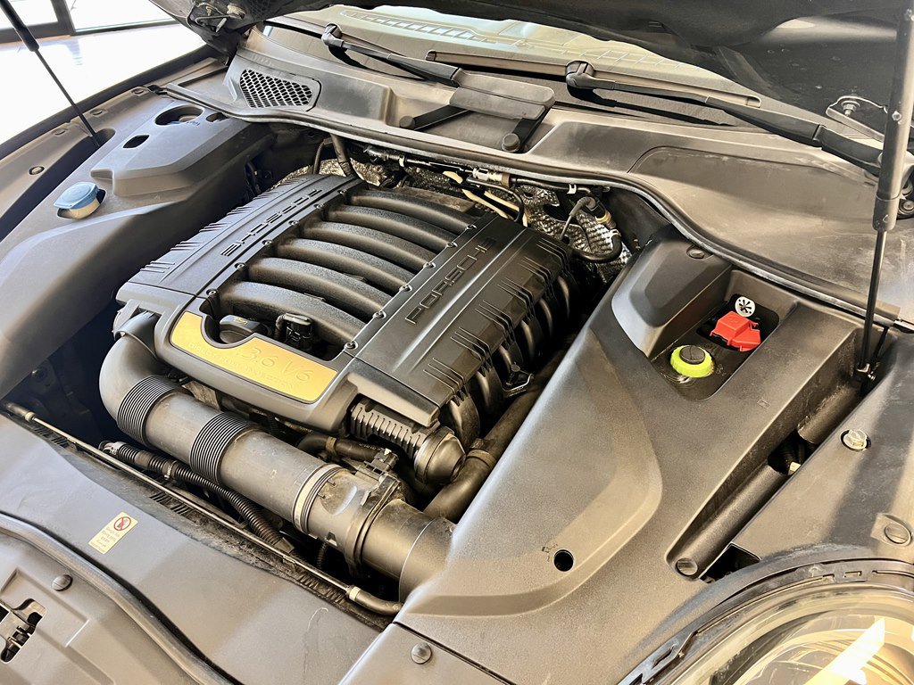 Used 2018 Porsche Cayenne image 18