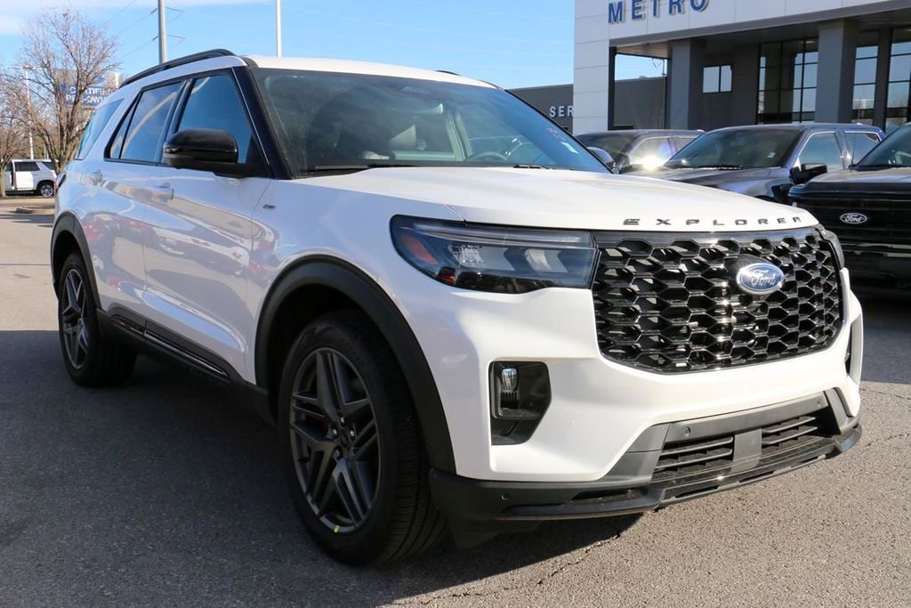 New 2026 Ford Explorer ST-Line w/ ST-Line Street Pack image 4