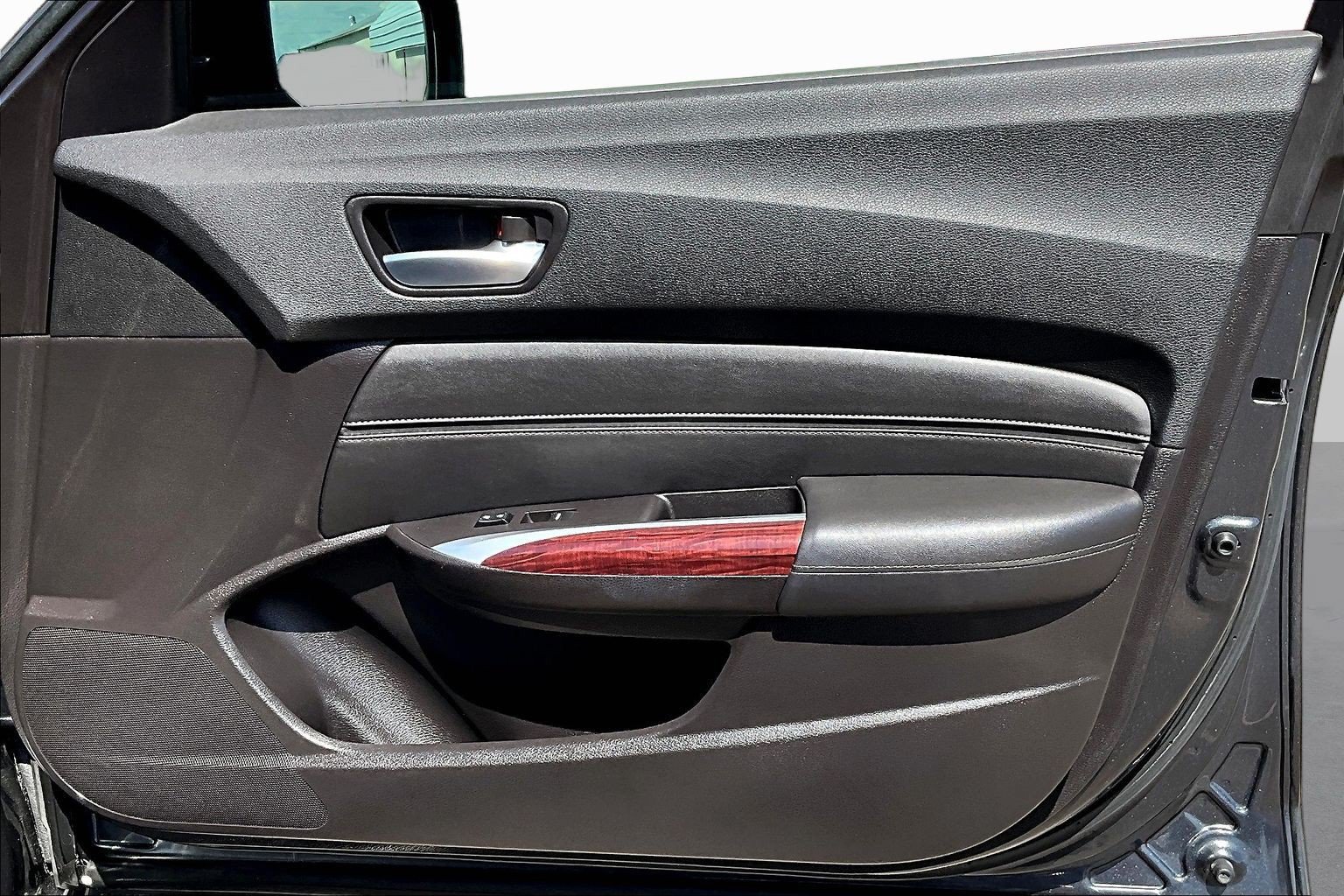 Used 2016 Acura TLX FWD image 18