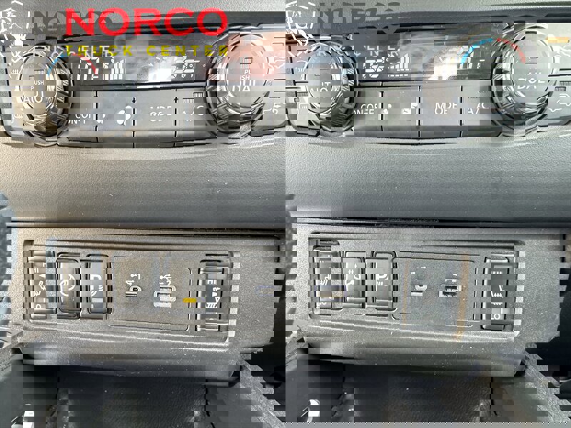 Used 2022 Nissan Frontier SV image 22