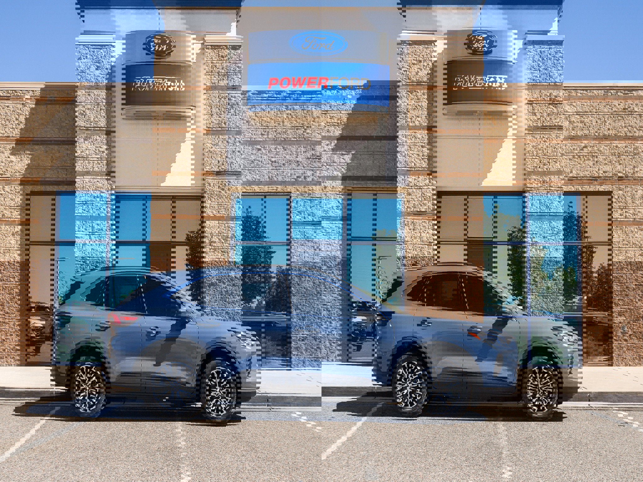 New 2025 Ford Escape SE w/ Class II Trailer Tow Package image 5