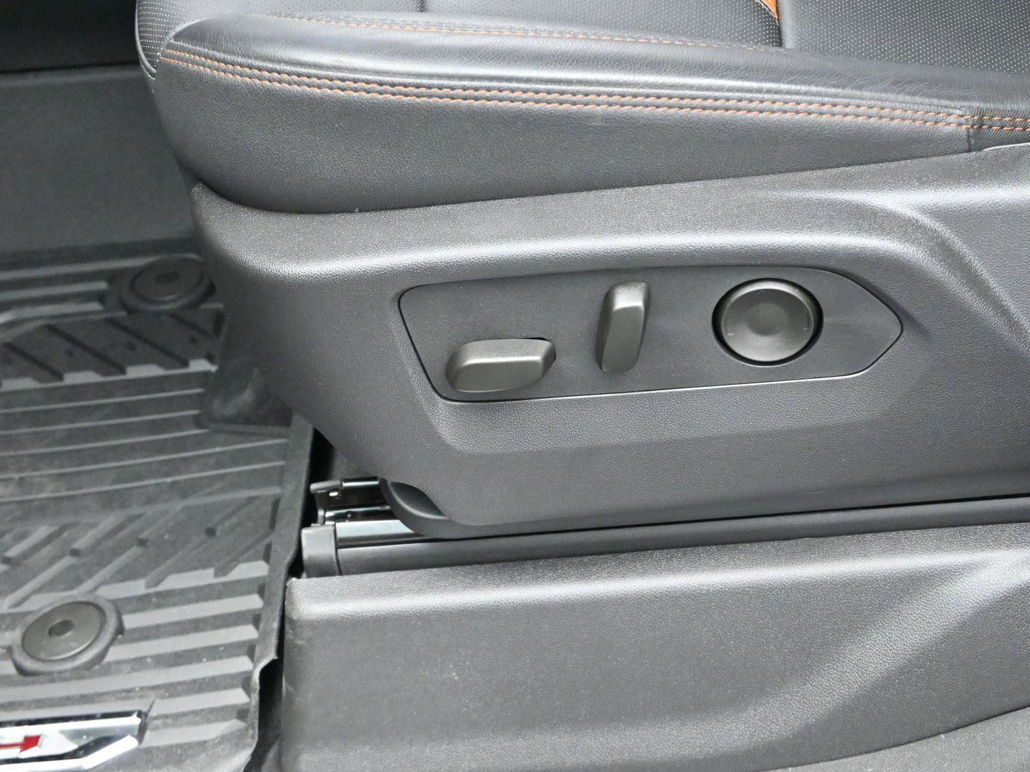 Used 2025 GMC Sierra 1500 AT4 w/ AT4 Premium Package image 14