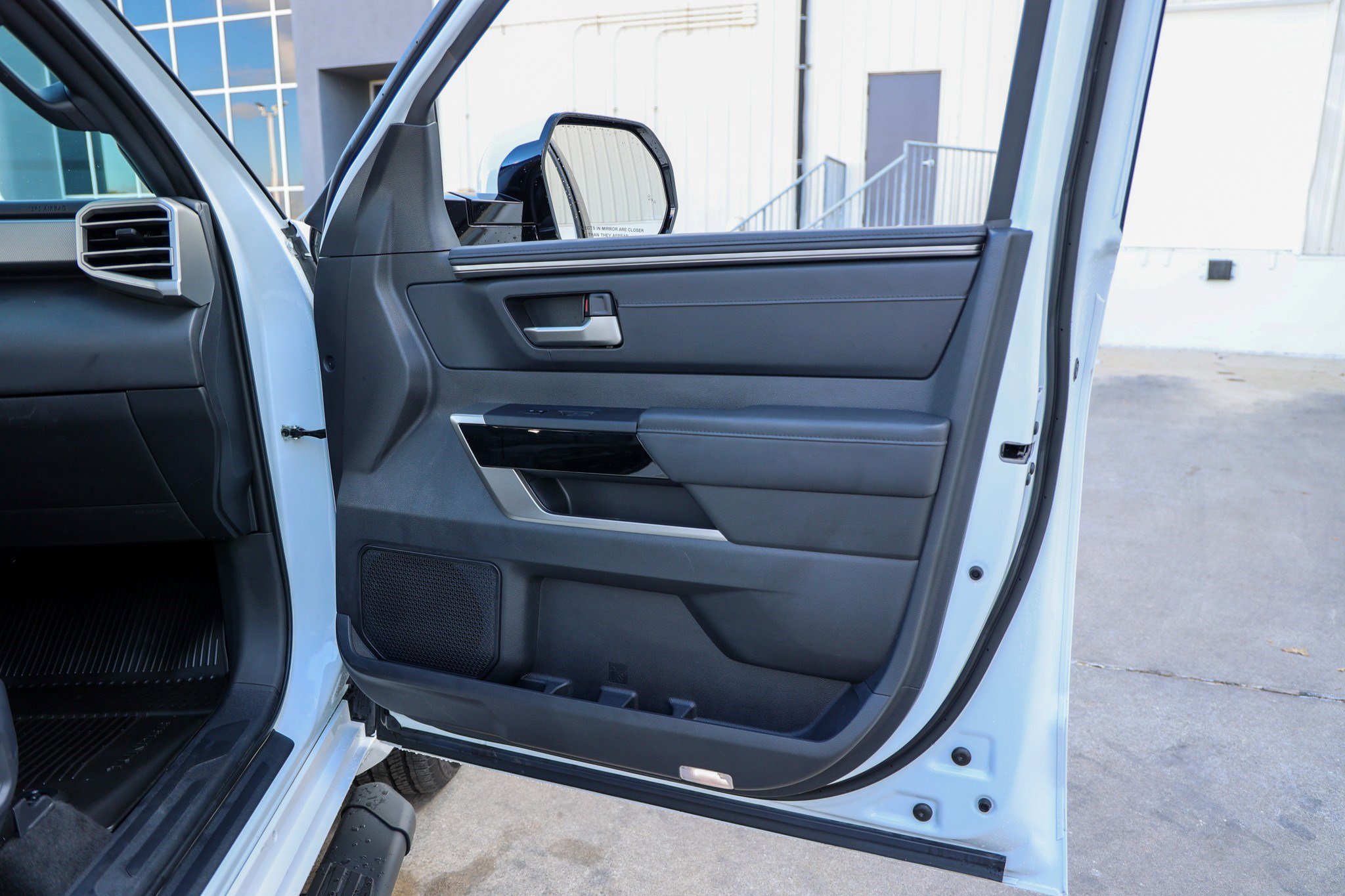 Used 2025 Toyota Tundra Limited image 49