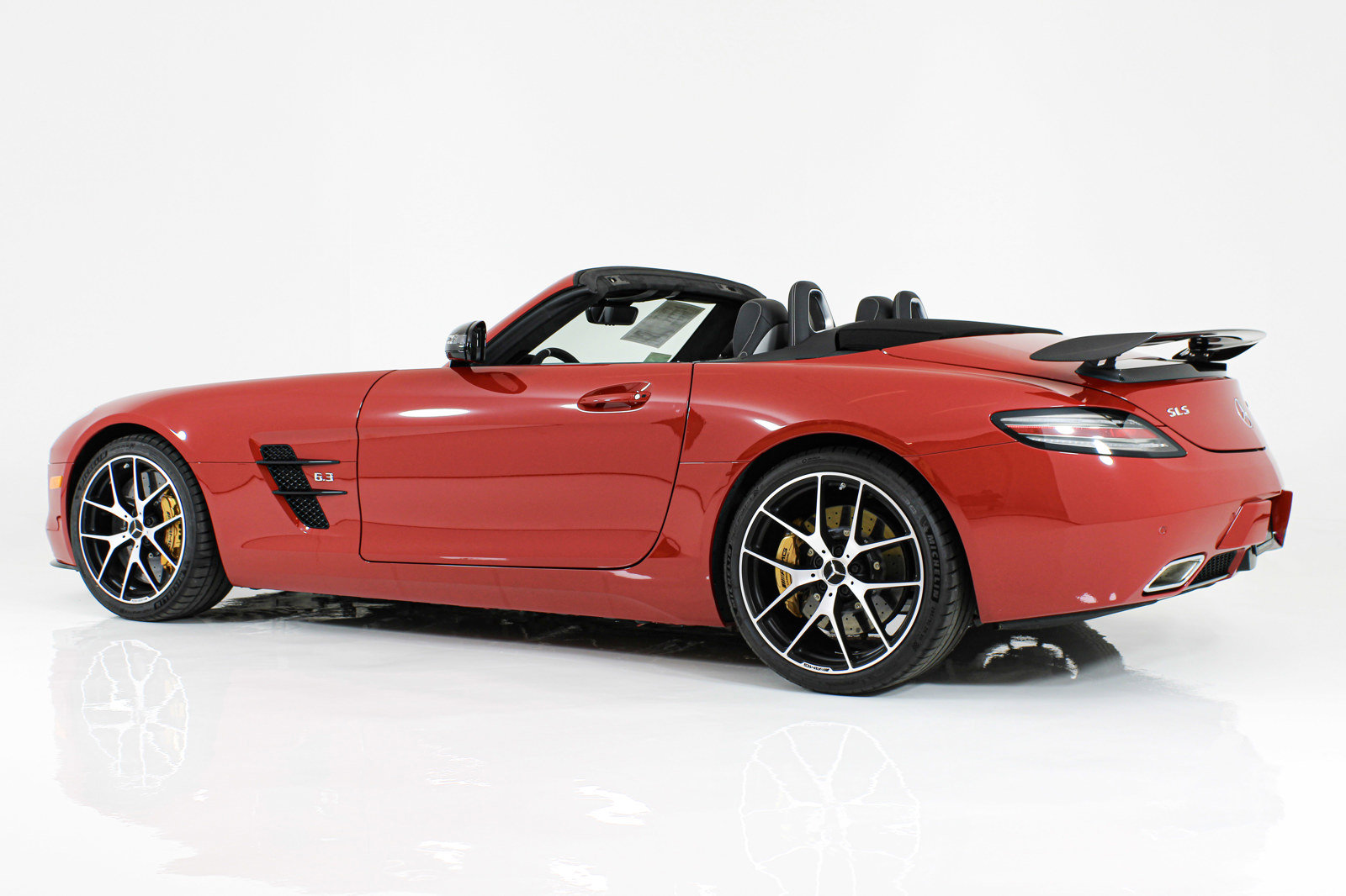 Used 2015 Mercedes-Benz SLS AMG GT Final Edition image 4