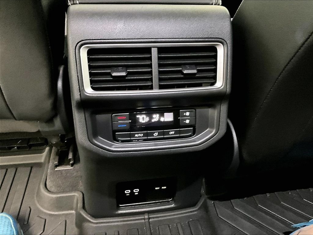 Used 2025 Volkswagen Atlas SE AWD/4WD image 28