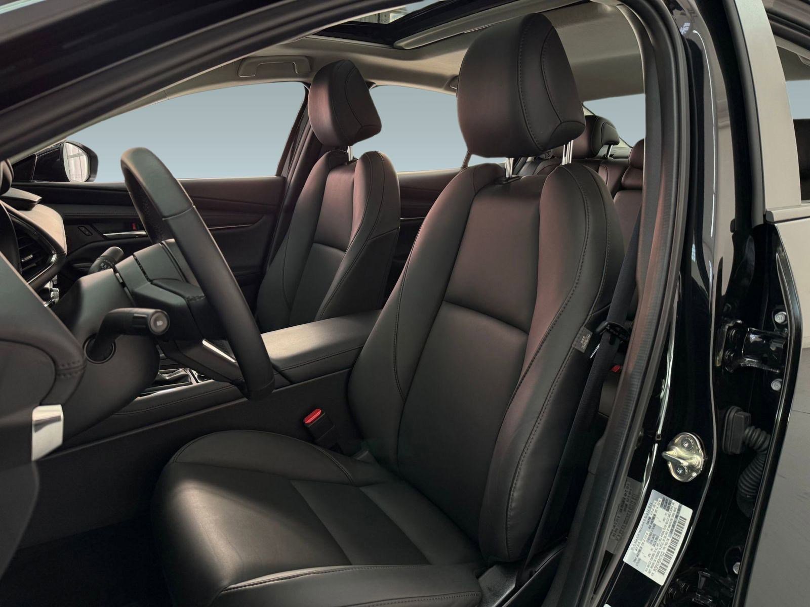 Used 2025 MAZDA MAZDA3 s image 5