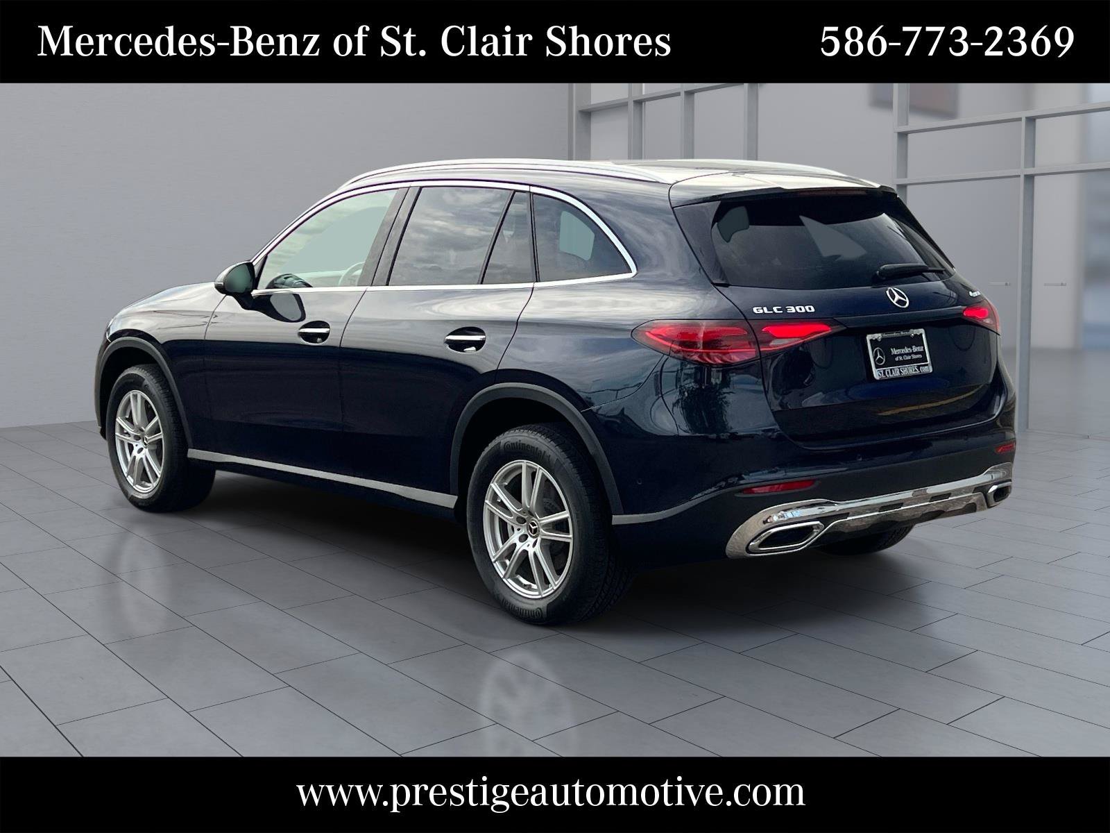 Used 2023 Mercedes-Benz GLC 300 4MATIC image 3