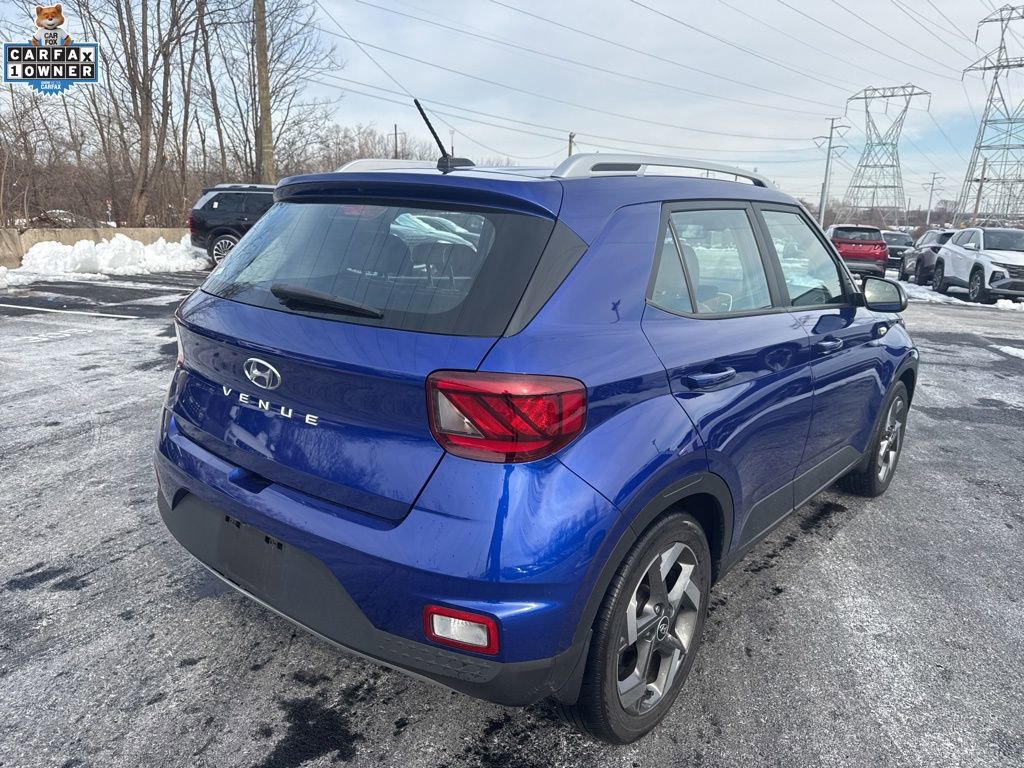 Used 2023 Hyundai Venue Limited image 7