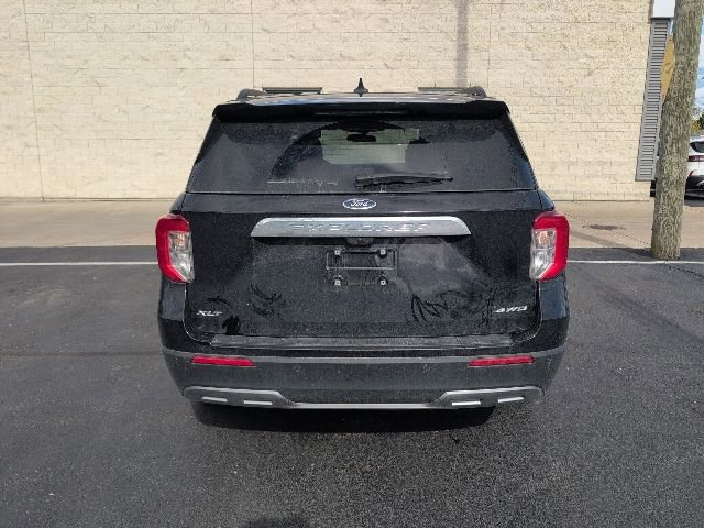 Used 2024 Ford Explorer XLT w/ Equipment Group 202A AWD/4WD image 5