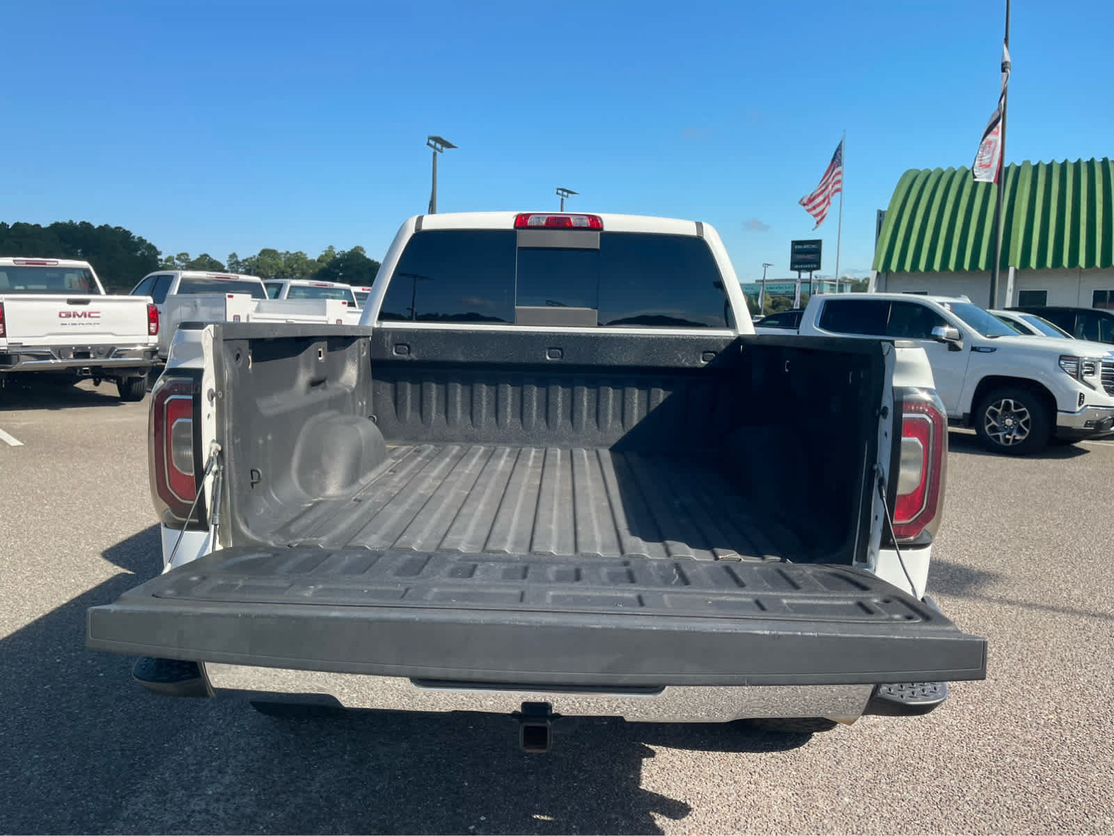 Used 2023 GMC Sierra 1500 AT4 w/ AT4 Premium Package AWD/4WD image 22