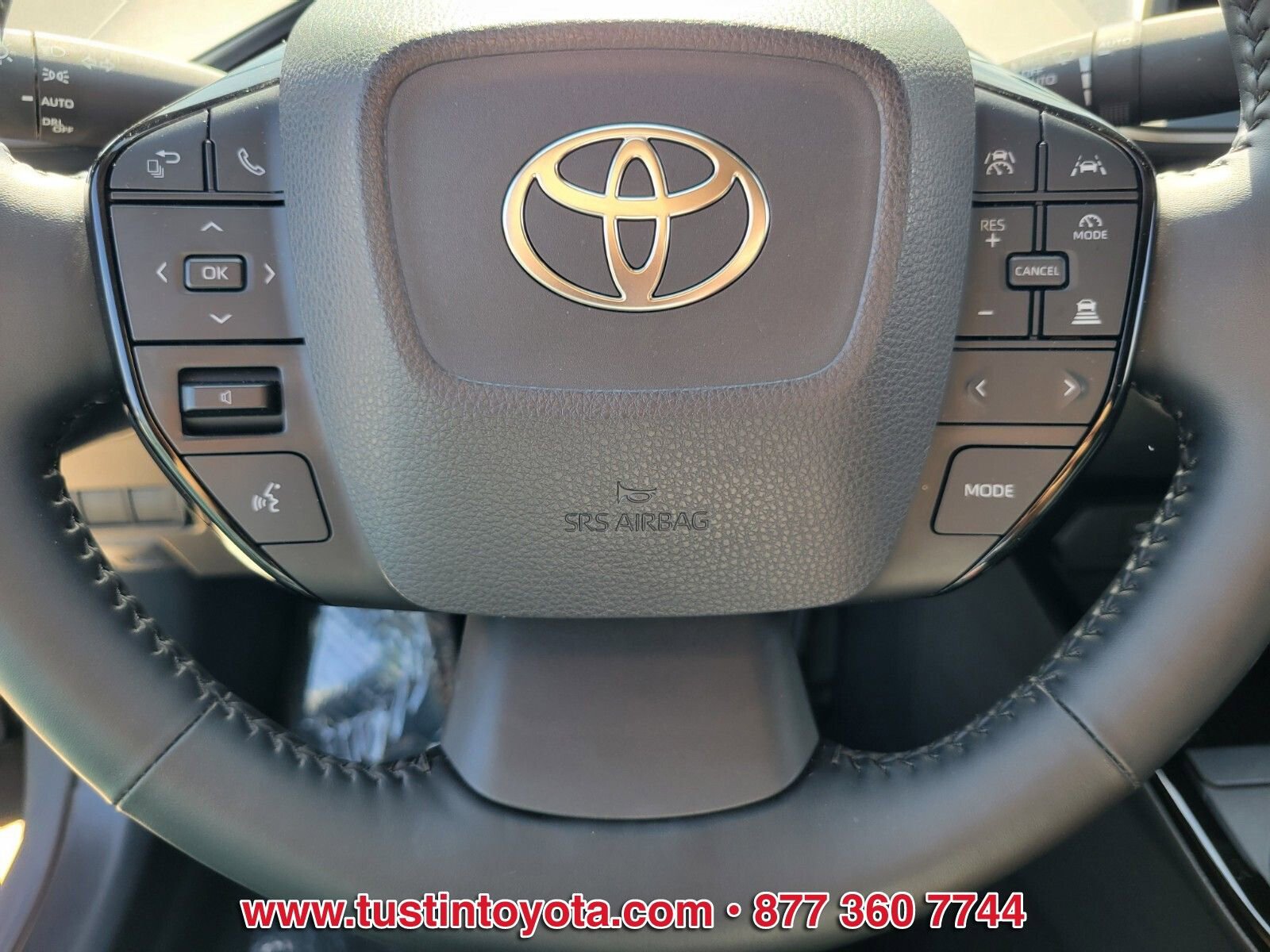 Used 2024 Toyota Prius XLE FWD image 19