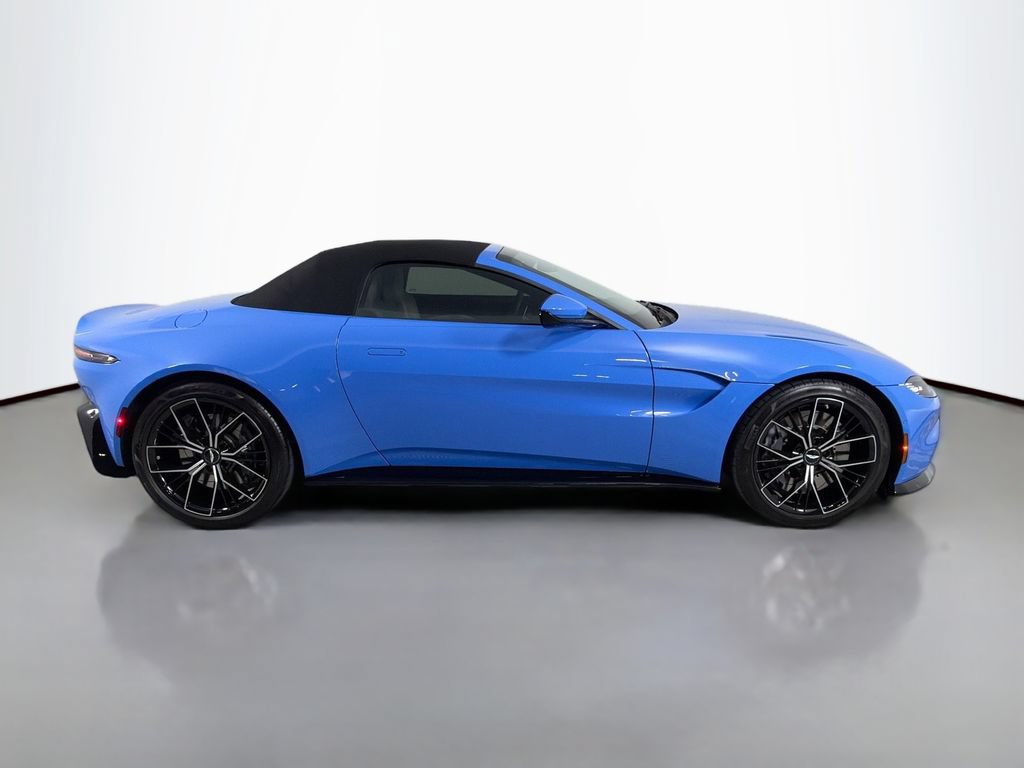 Used 2021 Aston Martin V8 Vantage Roadster RWD image 4