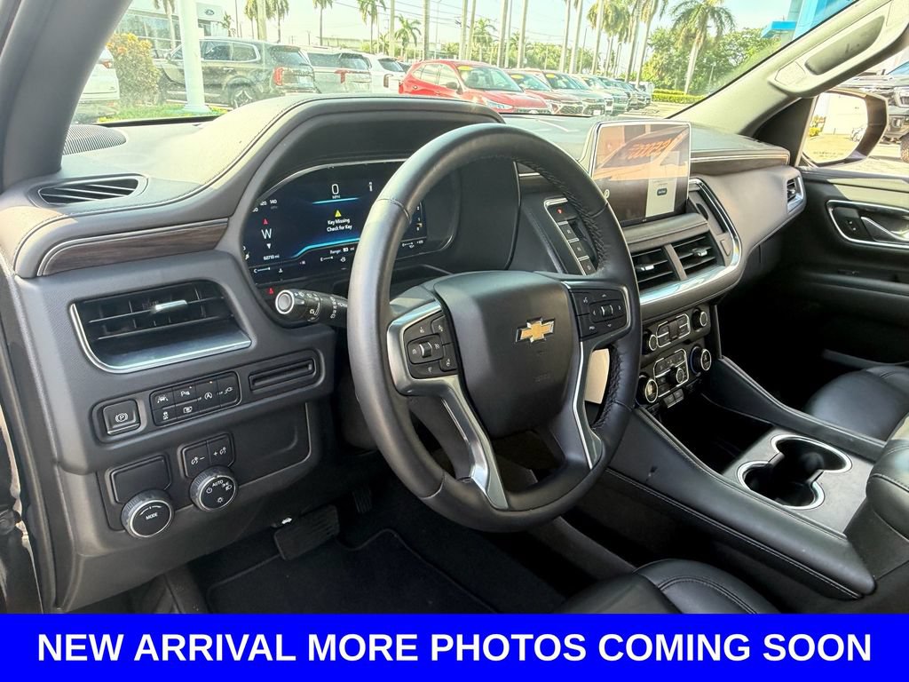 Used 2022 Chevrolet Tahoe LT w/ Luxury Package RWD image 10