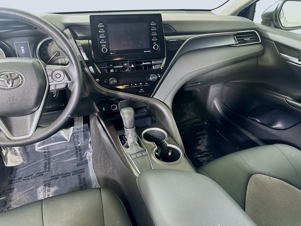 Used 2022 Toyota Camry LE image 19