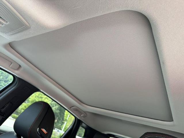 Certified 2025 Nissan Kicks SR w/ SR Premium Package FWD image 17