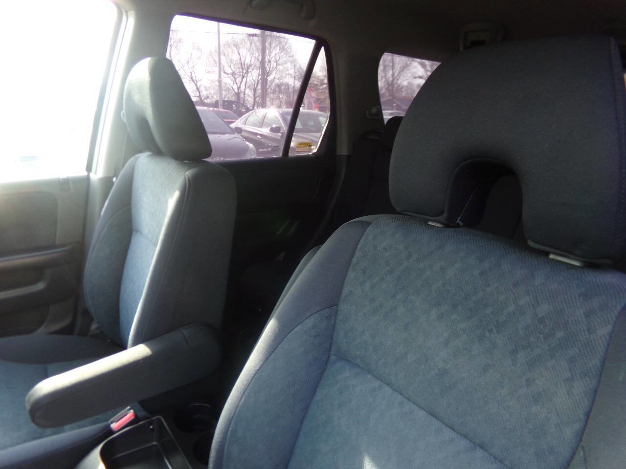 Used 2005 Honda CR-V LX image 25