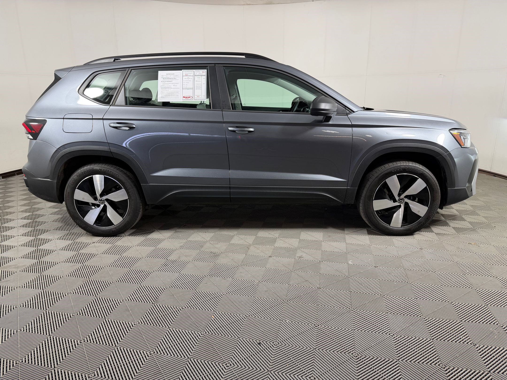 Used 2025 Volkswagen Taos S AWD/4WD image 8
