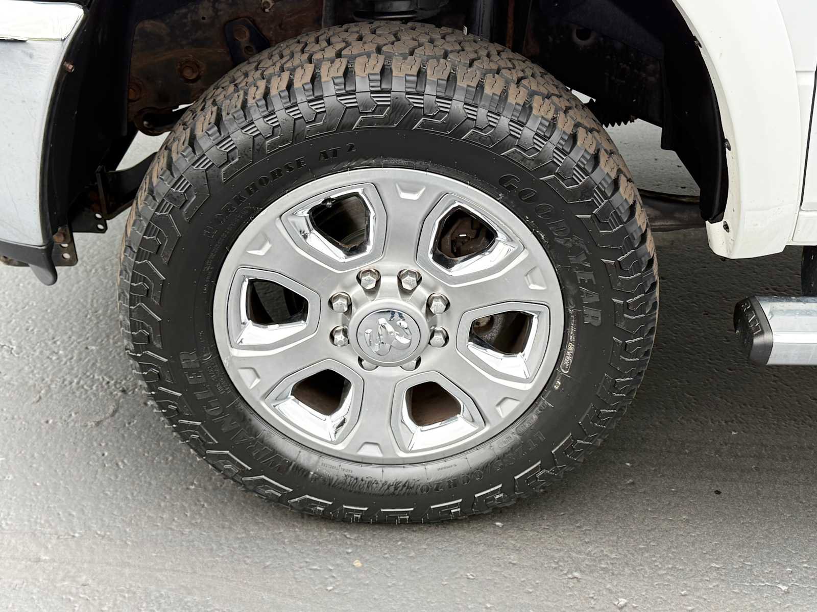 Used 2018 RAM 2500 Laramie w/ Convenience Group AWD/4WD image 10