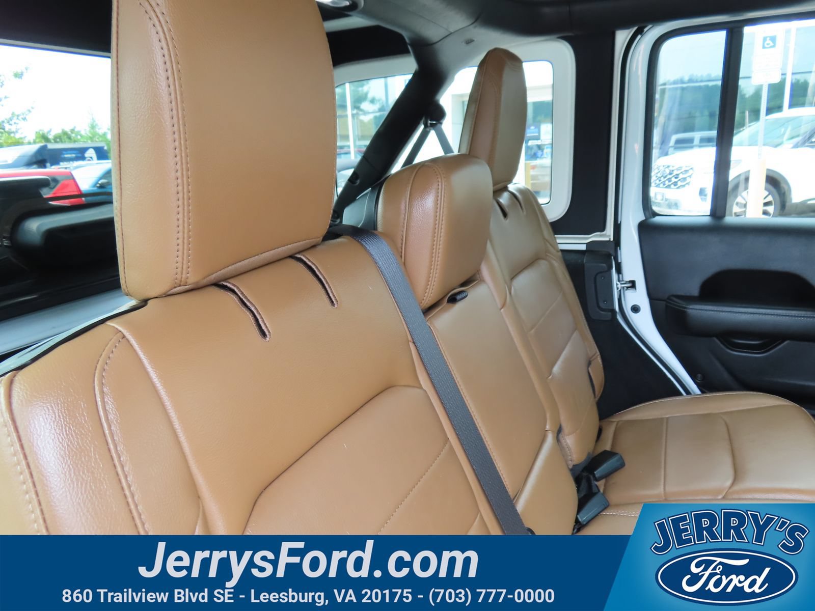 Used 2020 Jeep Wrangler Unlimited Sahara AWD/4WD image 36