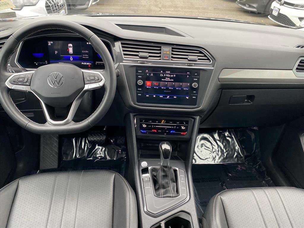 Certified 2022 Volkswagen Tiguan SE image 12